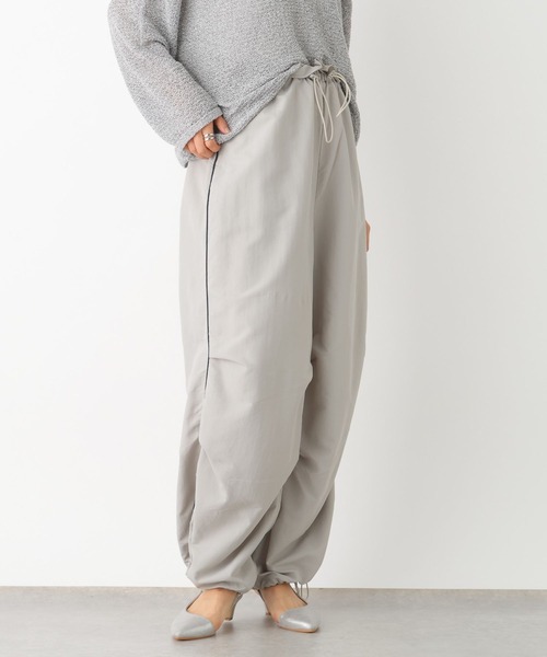 LEPSIM(レプシィム)の「ラインパラシュートパンツ 987521(その他パンツ・レディース・オレンジ/アイボリー/ブラック/グレー・FREE)」の3枚目の写真