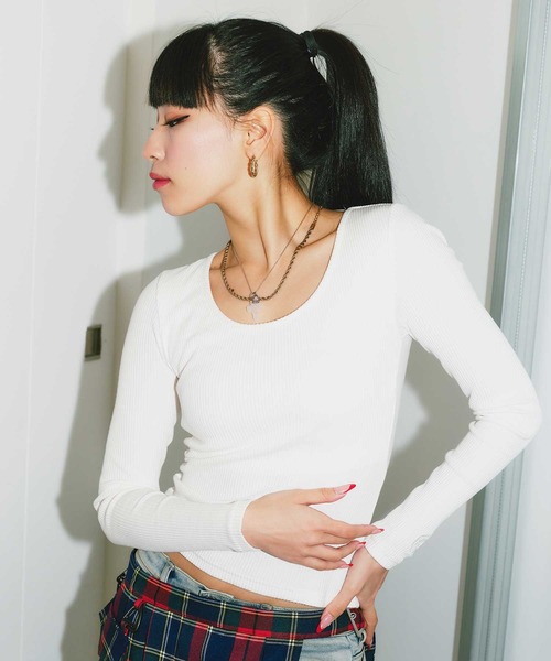 ANNA SUI NYC(アナ スイ エヌ ワイ シー)の「ANNA SUI NYC セクシーバック ロングスリーブ Tシャツ 【SP】(Tシャツ/カットソー・レディース・ホワイト/ブラック/ピンク・S/M)」の4枚目の写真