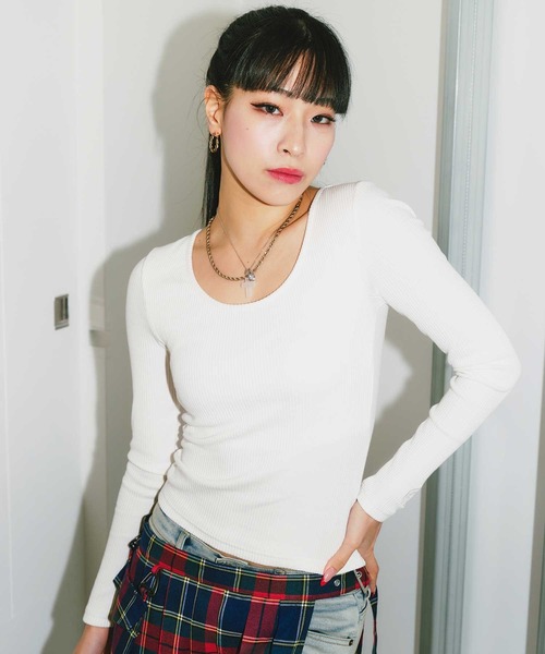 ANNA SUI NYC(アナ スイ エヌ ワイ シー)の「ANNA SUI NYC セクシーバック ロングスリーブ Tシャツ 【SP】(Tシャツ/カットソー・レディース・ホワイト/ブラック/ピンク・S/M)」の5枚目の写真