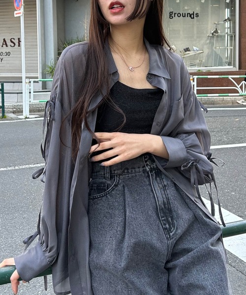 INGNI(イング)の「袖リボンラメシアーシャツ(シャツ/ブラウス・レディース・ミント/ピンク/サックスブルー/アイボリー/グレー・M)」の3枚目の写真