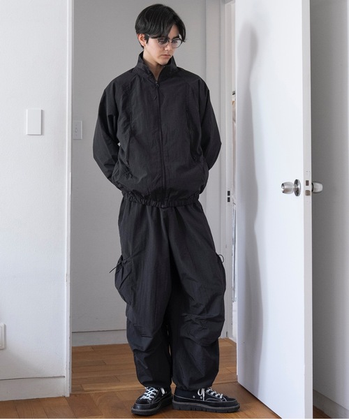 COLIN（コリン）の「COLIN:NYLON DRAWSTRING CARGO PANTS /ナイロン ドロスト カーゴ パンツ（カーゴパンツ・メンズ・ホワイト/ブラック/オリーブ・M/L）」の6枚目の写真