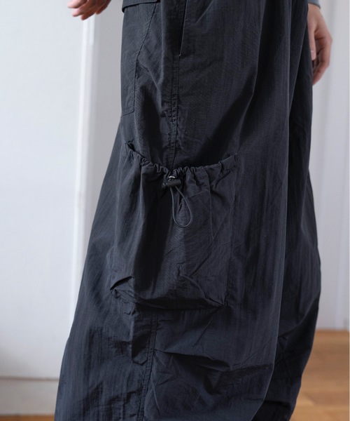 COLIN（コリン）の「COLIN:NYLON DRAWSTRING CARGO PANTS /ナイロン ドロスト カーゴ パンツ（カーゴパンツ・メンズ・ホワイト/ブラック/オリーブ・M/L）」の14枚目の写真