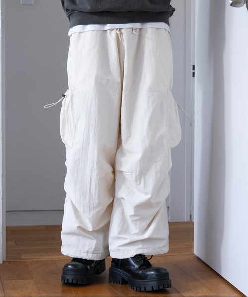 COLIN（コリン）の「COLIN:NYLON DRAWSTRING CARGO PANTS /ナイロン ドロスト カーゴ パンツ（カーゴパンツ・メンズ・ホワイト/ブラック/オリーブ・M/L）」の10枚目の写真