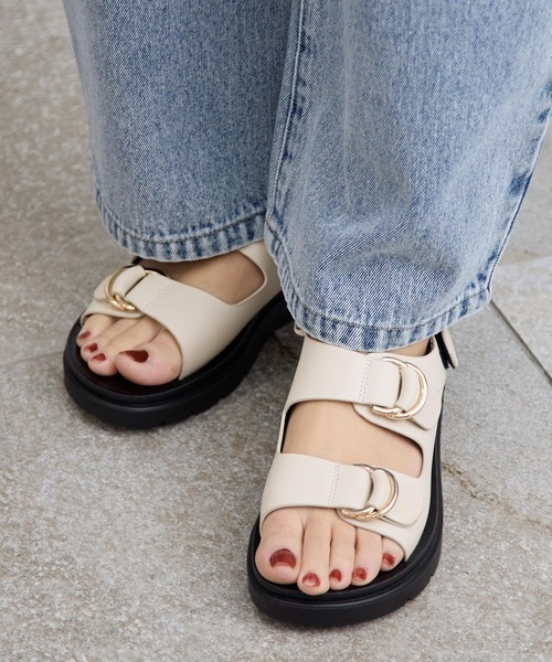 LEPSIM（レプシィム）の「フェイクレザー2ベルトサンダル　996286（サンダル・レディース・アイボリー/ブラック/シルバー・LARGE/MEDIUM）」の19枚目の写真