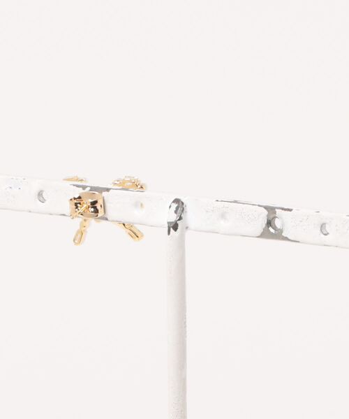 flower（フラワー）の「ビジューリボンピアス（ピアス（片耳用）・レディース・ゴールド・FREE）」の10枚目の写真