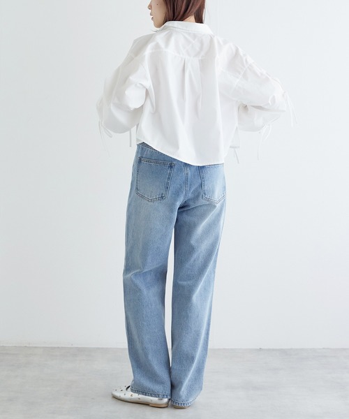 w closet(ダブルクローゼット)の「袖リボンショート丈シャツ(シャツ/ブラウス・レディース・サックスブルー系1/ブルー系その他/オフホワイト・FREE)」の6枚目の写真
