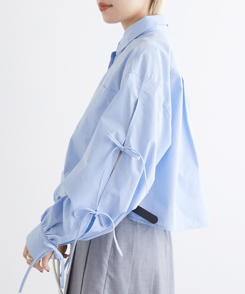 w closet(ダブルクローゼット)の「袖リボンショート丈シャツ(シャツ/ブラウス・レディース・サックスブルー系1/ブルー系その他/オフホワイト・FREE)」の15枚目の写真