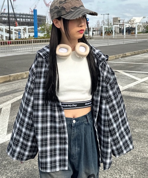 shrita（シュリータ）の「フード付きチェックシャツ【キッズでも着れるSサイズ展開あり】（シャツ/ブラウス・キッズ・ネイビー/ブラック・L/S/M）」の2枚目の写真