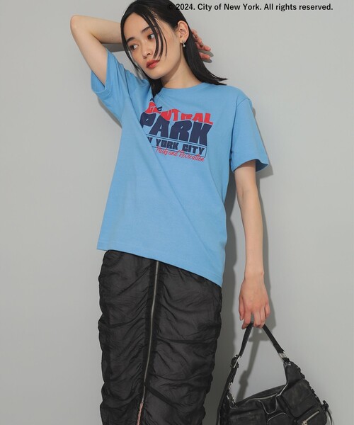 Ray BEAMS（レイビームス）の「NYC × GOOD ROCK SPEED × Ray BEAMS / 別注 NYC Tシャツ（Tシャツ/カットソー・レディース・サックスブルー/ピンク・ONE SIZE）」の13枚目の写真