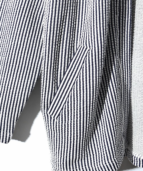 SOMEDIFF(サムディフ)の「【SOMEDIFF】シアサッカーボタンレスカーディガン メンズ(カーディガン/ボレロ・メンズ・ブラック/ホワイト/ネイビー/ホワイト×ネイビー・S/M/L/XL)」の9枚目の写真