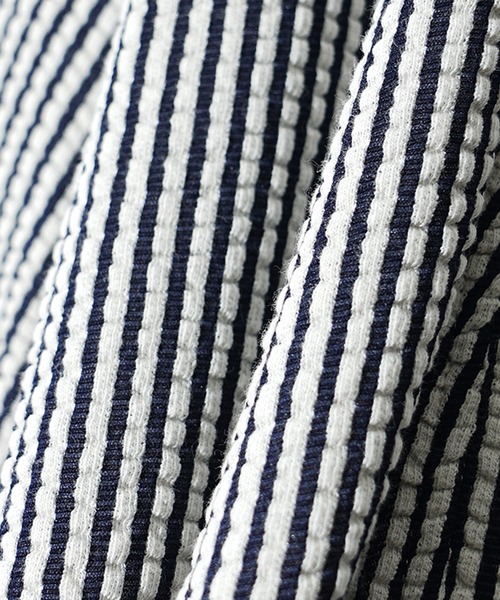 SOMEDIFF(サムディフ)の「【SOMEDIFF】シアサッカーボタンレスカーディガン メンズ(カーディガン/ボレロ・メンズ・ブラック/ホワイト/ネイビー/ホワイト×ネイビー・S/M/L/XL)」の10枚目の写真