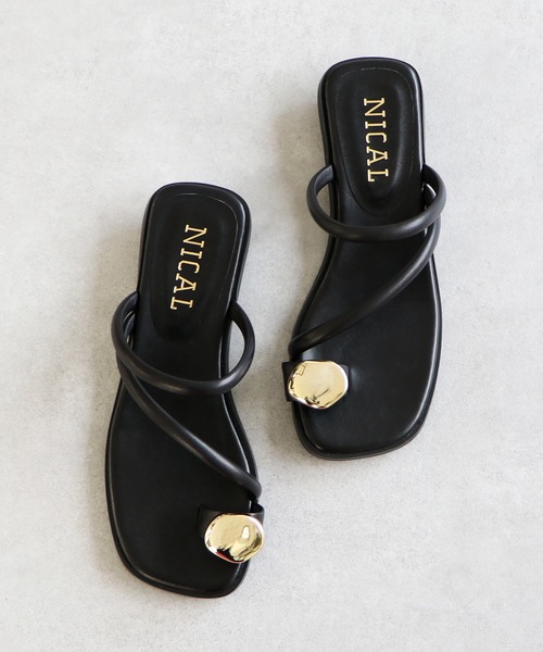 【新品】【NICAL】メタルパーツトングサンダル NICAL】メタルパーツトングサンダル