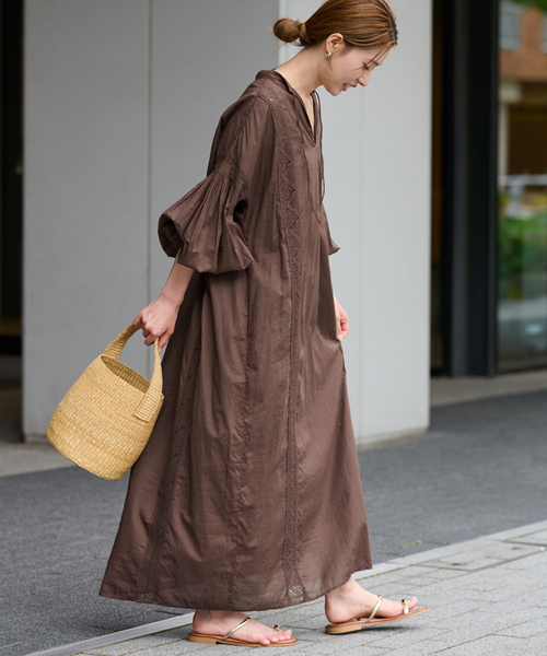 FRAMeWORK(フレームワーク)の「ファインボイルシームレースカフタンワンピース(ワンピース・レディース・ブラウン/レッド/ブラック・38/36)」の2枚目の写真