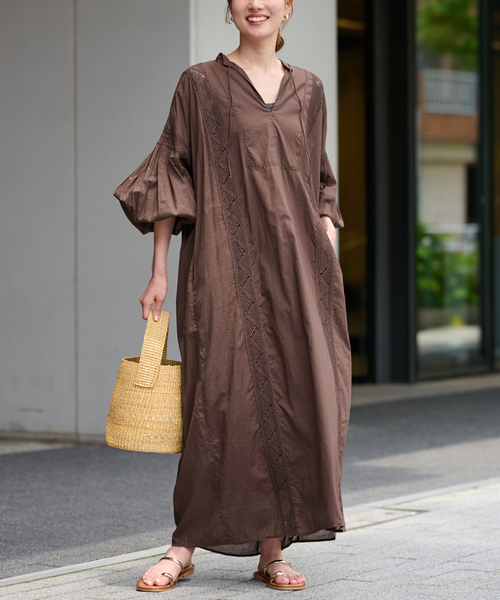 FRAMeWORK(フレームワーク)の「ファインボイルシームレースカフタンワンピース(ワンピース・レディース・ブラウン/レッド/ブラック・38/36)」の18枚目の写真