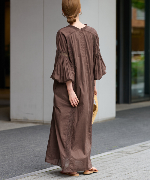 FRAMeWORK(フレームワーク)の「ファインボイルシームレースカフタンワンピース(ワンピース・レディース・ブラウン/レッド/ブラック・38/36)」の20枚目の写真