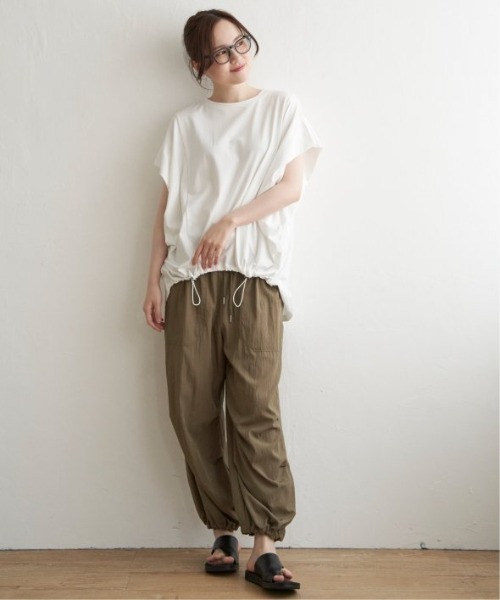 LBC(エルビーシー)の「【接触冷感】フロントスピンドルプルオーバー(Tシャツ/カットソー・レディース・ホワイト/チャコールグレー/ダークグリーン/イエロー・M)」の5枚目の写真