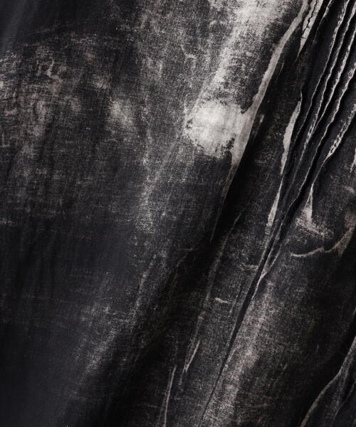 KMRii(ケムリ)の「KMRii/ケムリ/Dischage Layered Shirt(シャツ/ブラウス・メンズ・ブラック・1/2/3)」の2枚目の写真