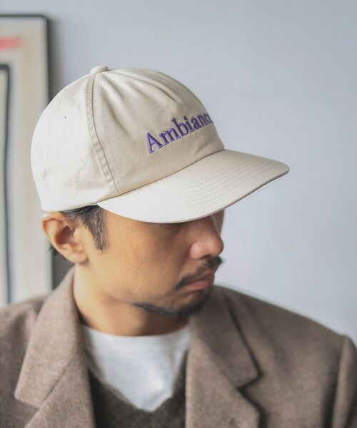B:MING by BEAMS(ビーミングバイビームス)の「ambiance / Logo Cap(キャップ・メンズ・ブラック/ナチュラル/レッド・ONE SIZE)」の4枚目の写真