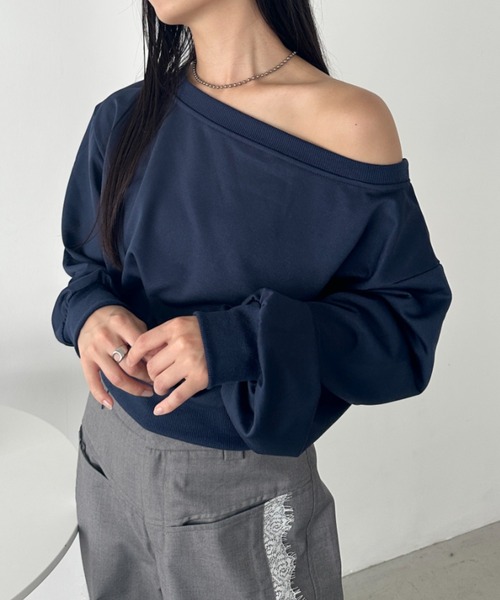 CLEA（クレア）の「ワンショルダースウェットトップス（スウェット・レディース・ホワイト/ブラック/グレー/チャコールグレー/ネイビー/ブラウン・FREE）」の6枚目の写真