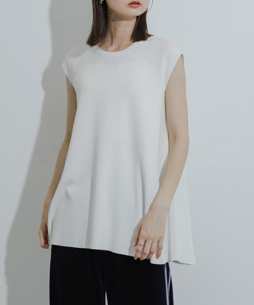 SENSE OF PLACE by URBAN RESEARCH(センスオブプレイスバイアーバンリサーチ)の「フレンチスリーブフレアチュニックセーター(ニット/セーター・レディース・ブラック/チャコールグレー/オフホワイト/ブラウン/イエロー・ONE)」の2枚目の写真