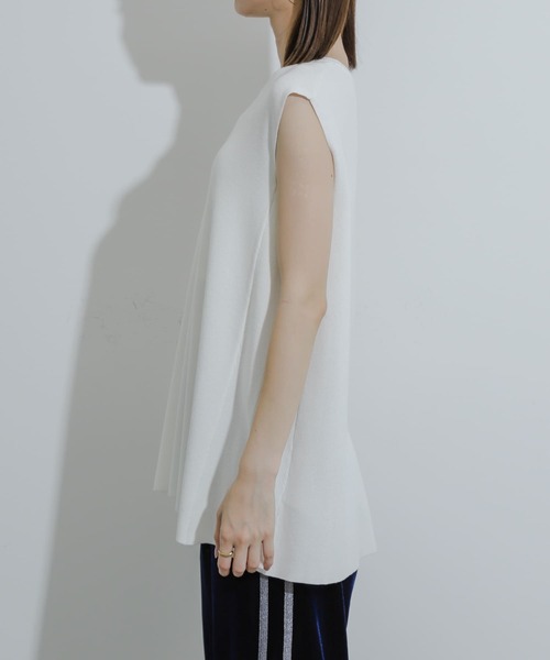 SENSE OF PLACE by URBAN RESEARCH(センスオブプレイスバイアーバンリサーチ)の「フレンチスリーブフレアチュニックセーター(ニット/セーター・レディース・ブラック/チャコールグレー/オフホワイト/ブラウン/イエロー・ONE)」の21枚目の写真