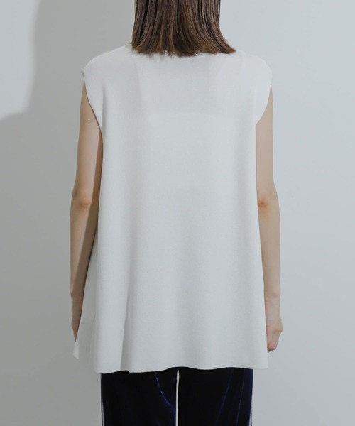 SENSE OF PLACE by URBAN RESEARCH(センスオブプレイスバイアーバンリサーチ)の「フレンチスリーブフレアチュニックセーター(ニット/セーター・レディース・ブラック/チャコールグレー/オフホワイト/ブラウン/イエロー・ONE)」の20枚目の写真