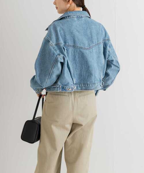 Levi's(リーバイス)の「Levi’s SHRUNKEN 90S TRUCKER(デニムジャケット・レディース・ライトブルー・SMALL)」の6枚目の写真