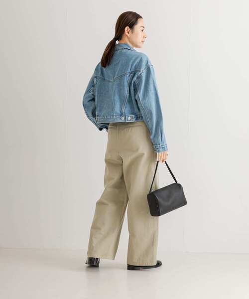 Levi's(リーバイス)の「Levi’s SHRUNKEN 90S TRUCKER(デニムジャケット・レディース・ライトブルー・SMALL)」の15枚目の写真