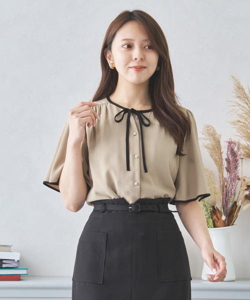 MISCH MASCH（ミッシュマッシュ）の「配色フレアスリーブブラウス MM438104（シャツ/ブラウス・レディース・ブラック/ホワイト/ベージュ・ﾌﾘ-）」の3枚目の写真