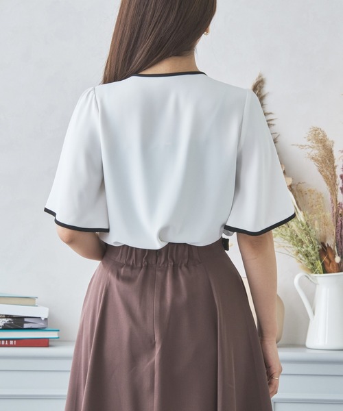 MISCH MASCH（ミッシュマッシュ）の「配色フレアスリーブブラウス MM438104（シャツ/ブラウス・レディース・ブラック/ホワイト/ベージュ・ﾌﾘ-）」の20枚目の写真