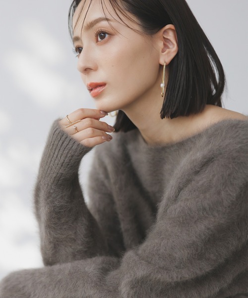 anuans（アニュアンス）の「ラクーンフォックスボートネックニットプル