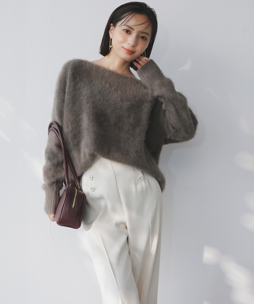 anuans（アニュアンス）の「ラクーンフォックスボートネックニットプル