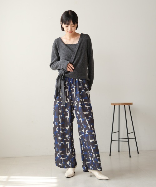 Bou Jeloud(ブージュルード)の「幾何学柄ラインパンツ(その他パンツ・レディース・ブラック/ブルー・38)」の4枚目の写真