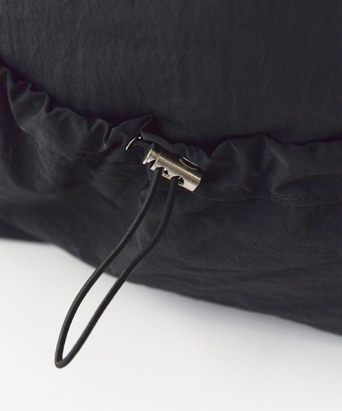 ROOPTOKYO（ループトウキョウ）の「ドローコードナップサック フロントポケット付き（バックパック/リュック・レディース・ブラック/ホワイト・FREE）」の10枚目の写真