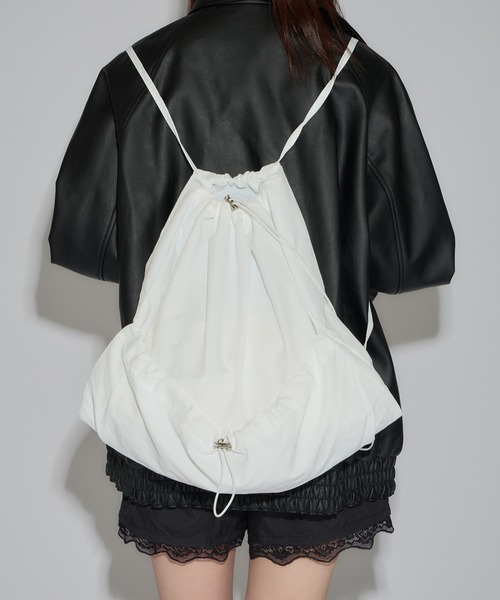 ROOPTOKYO（ループトウキョウ）の「ドローコードナップサック フロントポケット付き（バックパック/リュック・レディース・ブラック/ホワイト・FREE）」の5枚目の写真