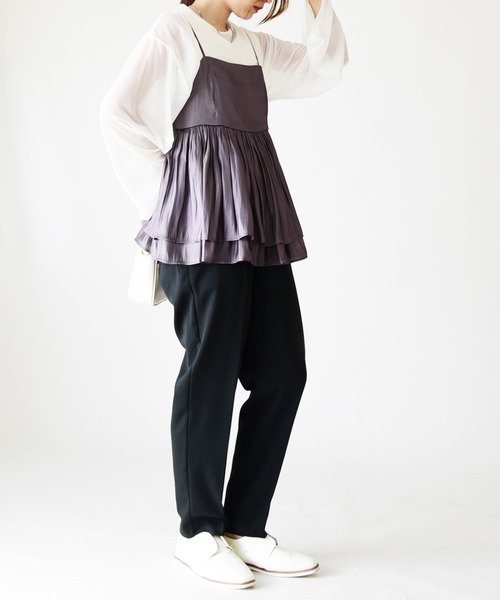 and it_（アンドイット）の「シャイニーサテンキャミソールビスチェ（キャミソール・レディース・チャコール/グレイッシュベージュ/ブラック・M/L）」の9枚目の写真