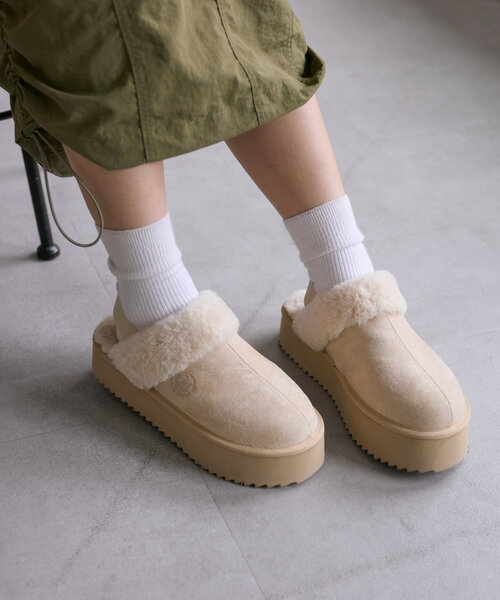 w closet（ダブルクローゼット）の「ファー厚底ブーツ（ブーツ・レディース・アイボリー/ベージュ/パープル・MEDIUM/LARGE）」の2枚目の写真