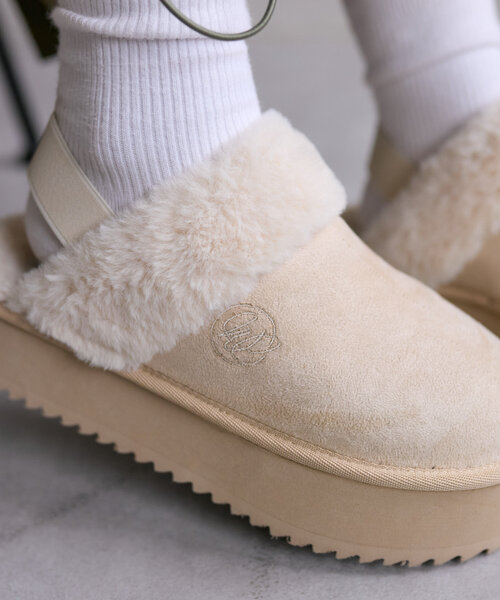 w closet（ダブルクローゼット）の「ファー厚底ブーツ（ブーツ・レディース・アイボリー/ベージュ/パープル・MEDIUM/LARGE）」の5枚目の写真