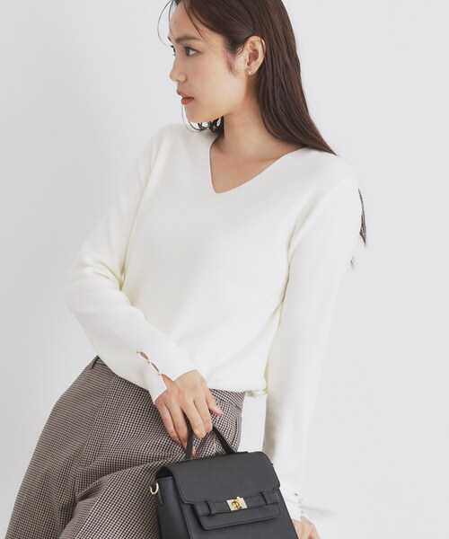 index(インデックス)の「◆《6color/S-LLsize》ラメ混Vネックニット【洗濯機洗い可】(ニット/セーター・レディース・グレー/ホワイト系9/ネイビー/サックスブルー/チャコール/ピンク系1・36/42/40/38)」の2枚目の写真