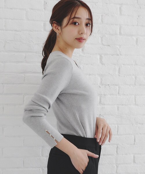 index(インデックス)の「◆《6color/S-LLsize》ラメ混Vネックニット【洗濯機洗い可】(ニット/セーター・レディース・グレー/ホワイト系9/ネイビー/サックスブルー/チャコール/ピンク系1・36/42/40/38)」の16枚目の写真