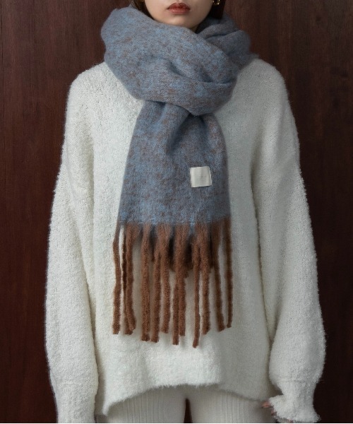 Amiur（エミレ）の「bulky volume fringe muffler / バルキーボリュームフリンジマフラー（マフラー・レディース・ピンク/ブルー/アイボリー/チェック・FREE）」の5枚目の写真