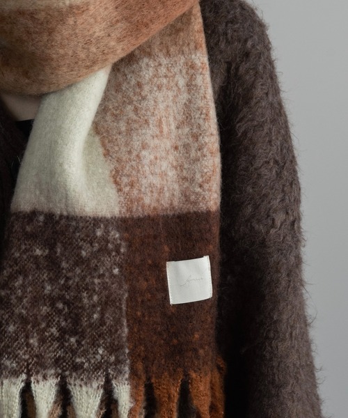 Amiur（エミレ）の「bulky volume fringe muffler / バルキーボリュームフリンジマフラー（マフラー・レディース・ピンク/ブルー/アイボリー/チェック・FREE）」の14枚目の写真