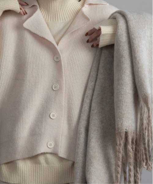 Amiur（エミレ）の「bulky volume fringe muffler / バルキーボリュームフリンジマフラー（マフラー・レディース・ピンク/ブルー/アイボリー/チェック・FREE）」の16枚目の写真