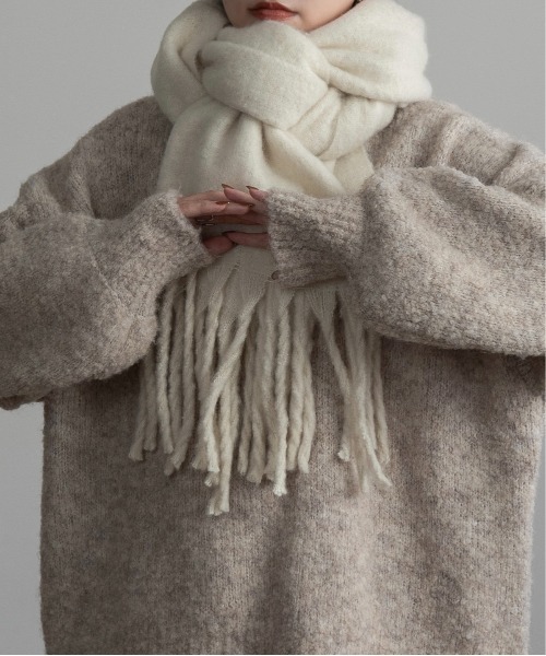 Amiur（エミレ）の「bulky volume fringe muffler / バルキーボリュームフリンジマフラー（マフラー・レディース・ピンク/ブルー/アイボリー/チェック・FREE）」の19枚目の写真
