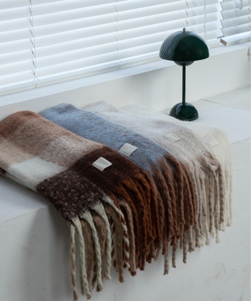 Amiur（エミレ）の「bulky volume fringe muffler / バルキーボリュームフリンジマフラー（マフラー・レディース・ピンク/ブルー/アイボリー/チェック・FREE）」の21枚目の写真