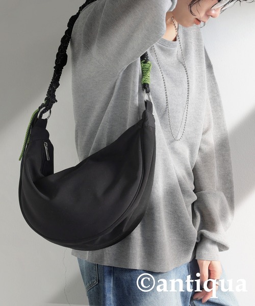 antiqua（アンティカ）の「パラコードハンドル ムーンバッグ バッグ（ショルダーバッグ・レディース・ブラック/ライトグレー・FREE）」の21枚目の写真