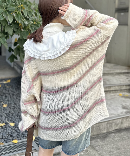 w closet(ダブルクローゼット)の「【3色展開】ボーダーBIGニットプルオーバー(ニット/セーター・レディース・アイボリー/ブルー/オレンジ・FREE)」の7枚目の写真