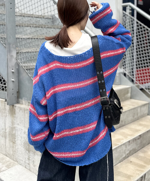 w closet(ダブルクローゼット)の「【3色展開】ボーダーBIGニットプルオーバー(ニット/セーター・レディース・アイボリー/ブルー/オレンジ・FREE)」の16枚目の写真