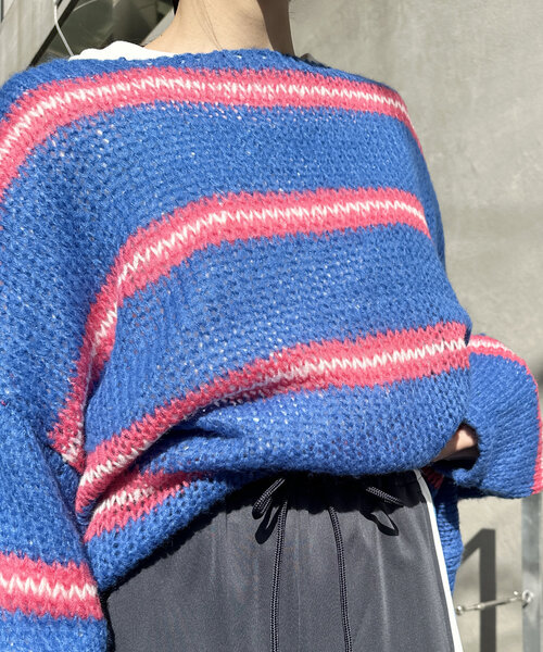 w closet(ダブルクローゼット)の「【3色展開】ボーダーBIGニットプルオーバー(ニット/セーター・レディース・アイボリー/ブルー/オレンジ・FREE)」の17枚目の写真