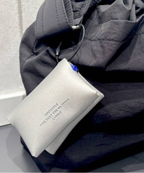 LAKOLE（ラコレ）の「PUポケットティッシュケース / 250983（ポーチ・レディース・ベージュ/チャコール/その他1/ブラック・FREE）」の4枚目の写真